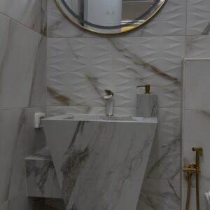 ⁦כיור פורצלן בעבודת יד עם מתקן סבון מובנה⁩ – תמונה ⁦4⁩