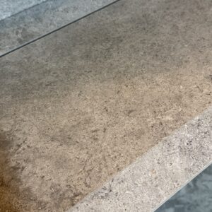 כיור עם מדף בעבודת יד מפורצלן – תמונה 12