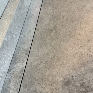 כיור עם מדף בעבודת יד מפורצלן – תמונה 5